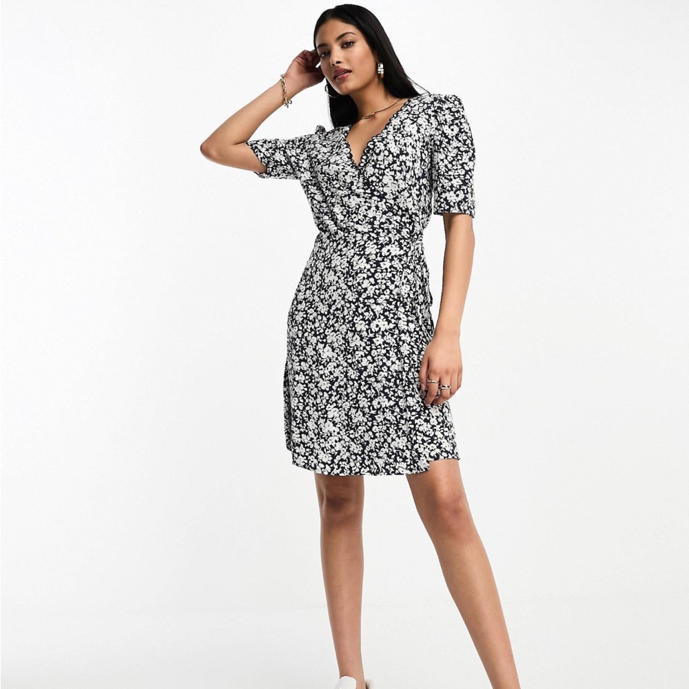 & Other Stories Printed Scalloped Mini Wrap Dress in Navy Floral Print